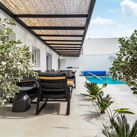 Beautiful In With Kitchenette Holiday home *